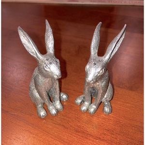 Pewter rabbit salt and pepper shakers.